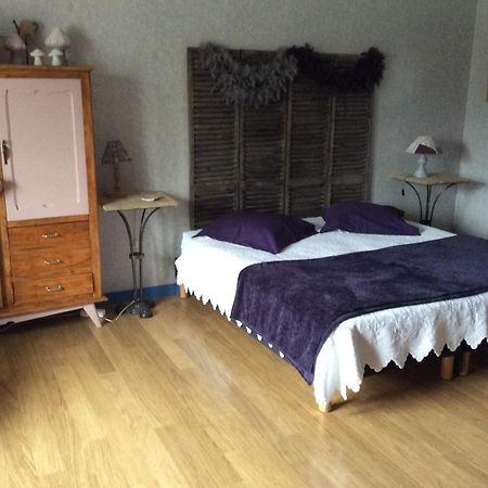 Le Relais Du Grand Logis Bed & Breakfast Civrieux Ruang foto