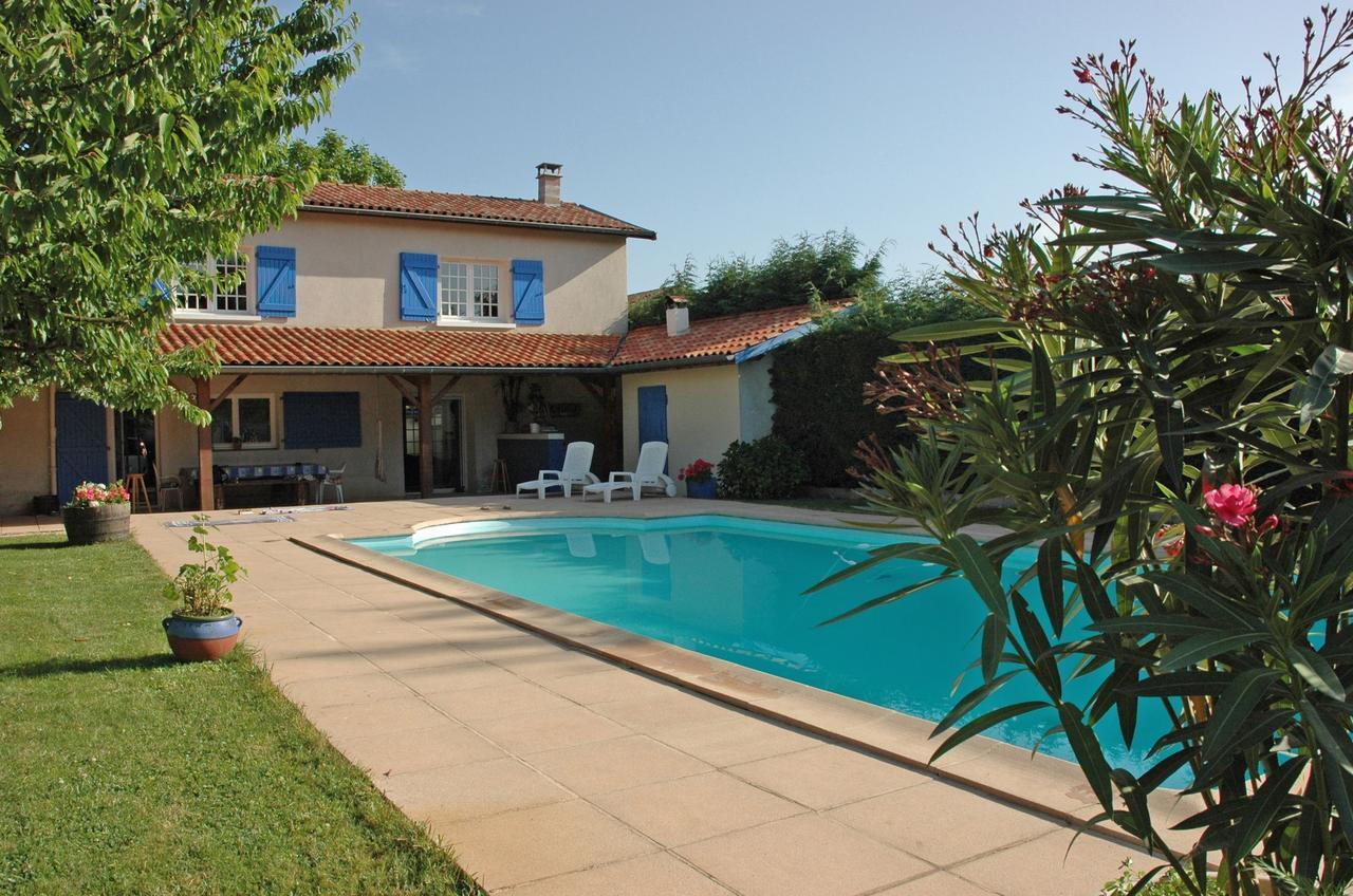Le Relais Du Grand Logis Bed & Breakfast Civrieux Bagian luar foto