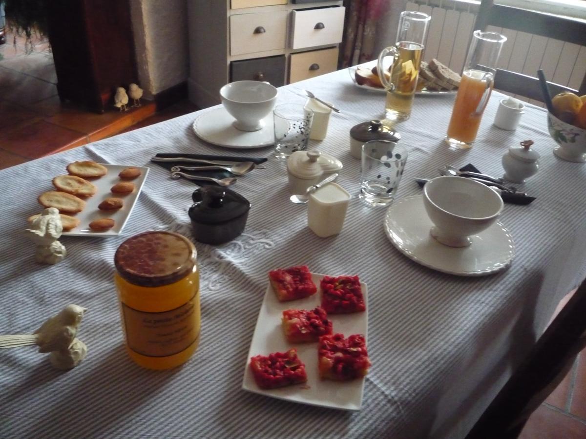 Le Relais Du Grand Logis Bed & Breakfast Civrieux Bagian luar foto