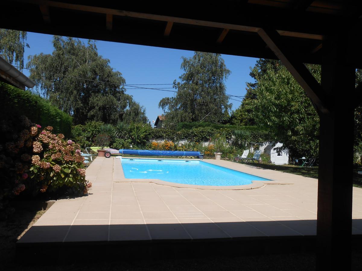 Le Relais Du Grand Logis Bed & Breakfast Civrieux Bagian luar foto