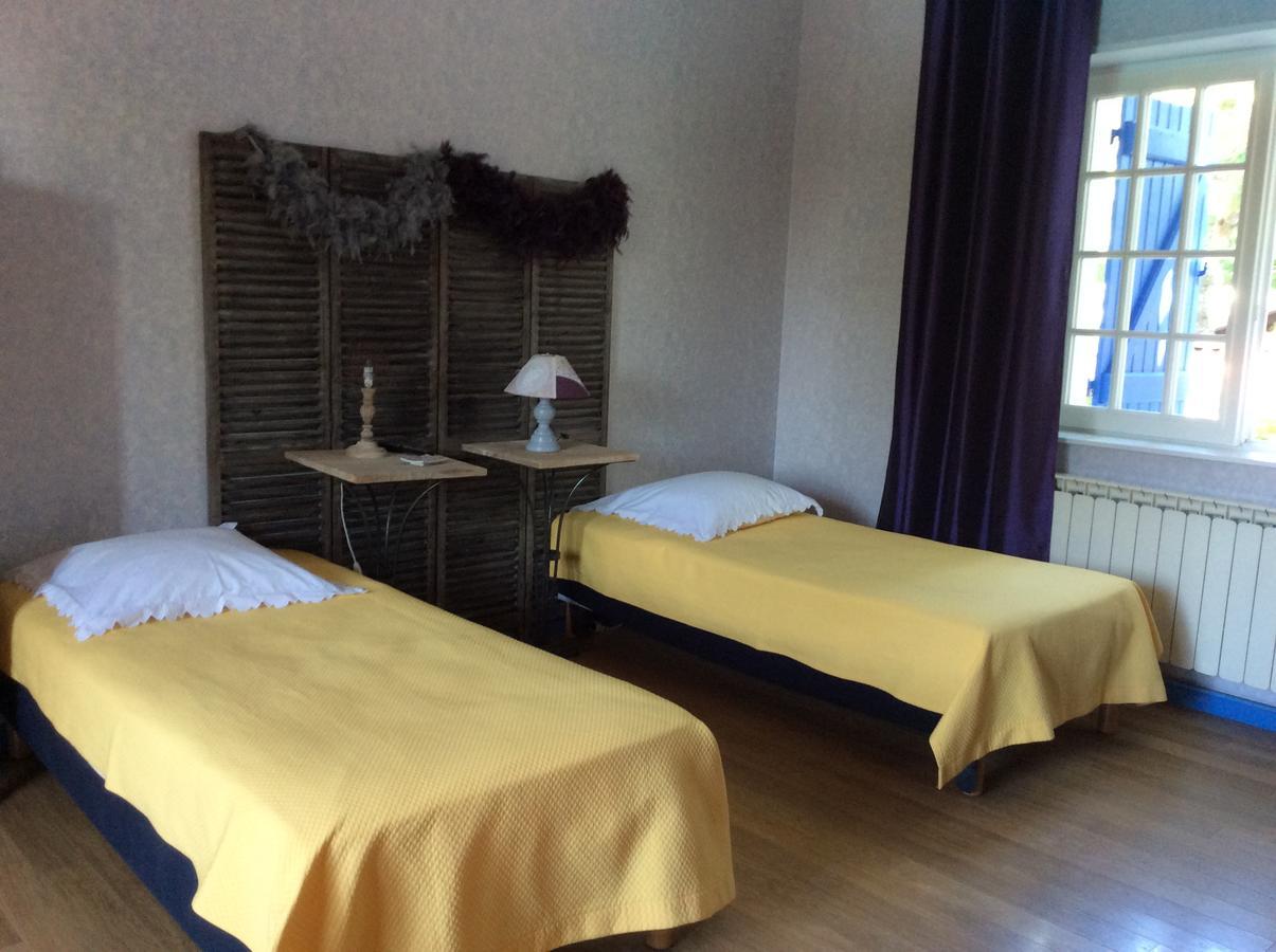 Le Relais Du Grand Logis Bed & Breakfast Civrieux Bagian luar foto
