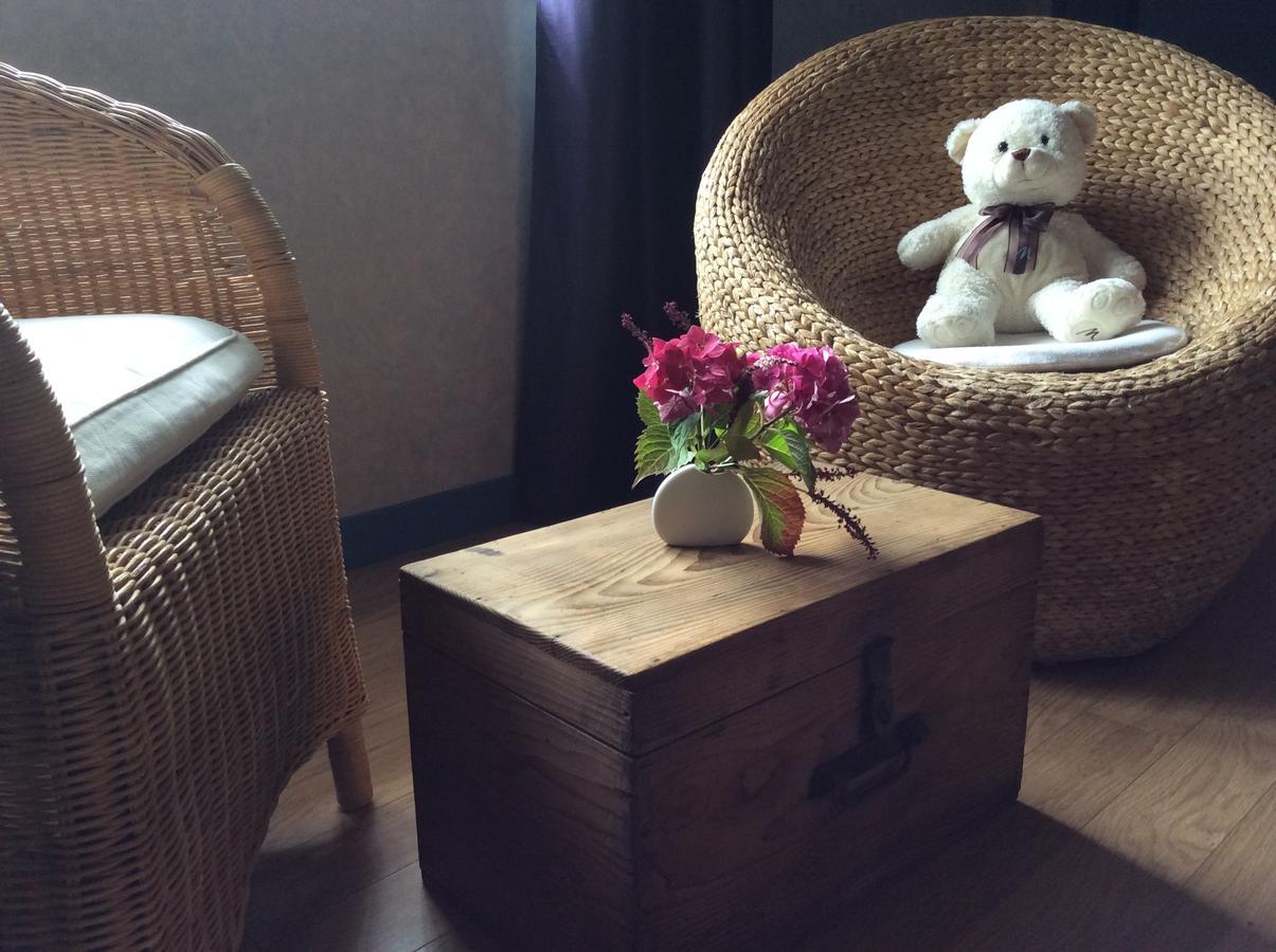 Le Relais Du Grand Logis Bed & Breakfast Civrieux Bagian luar foto