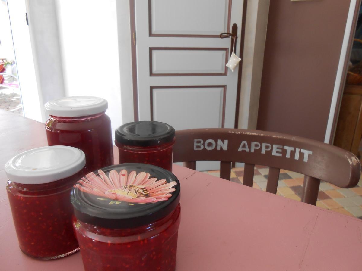 Le Relais Du Grand Logis Bed & Breakfast Civrieux Bagian luar foto