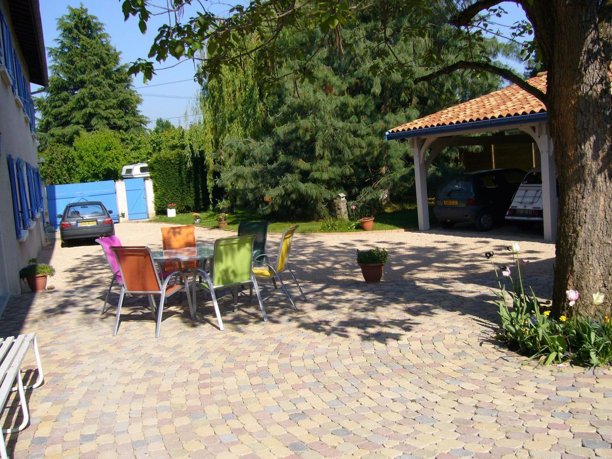Le Relais Du Grand Logis Bed & Breakfast Civrieux Bagian luar foto