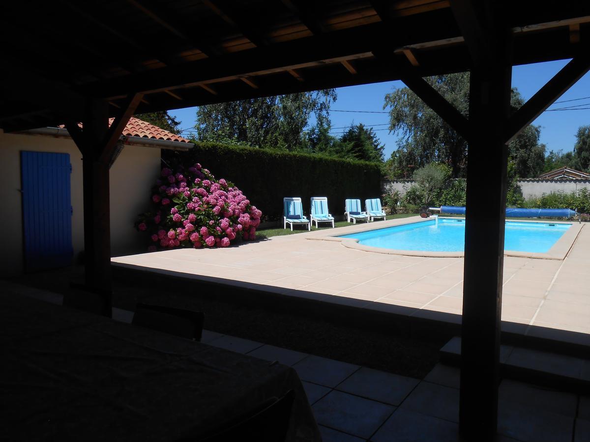 Le Relais Du Grand Logis Bed & Breakfast Civrieux Bagian luar foto