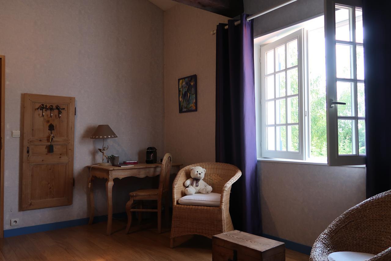Le Relais Du Grand Logis Bed & Breakfast Civrieux Bagian luar foto