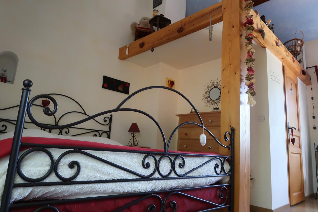 Le Relais Du Grand Logis Bed & Breakfast Civrieux Bagian luar foto