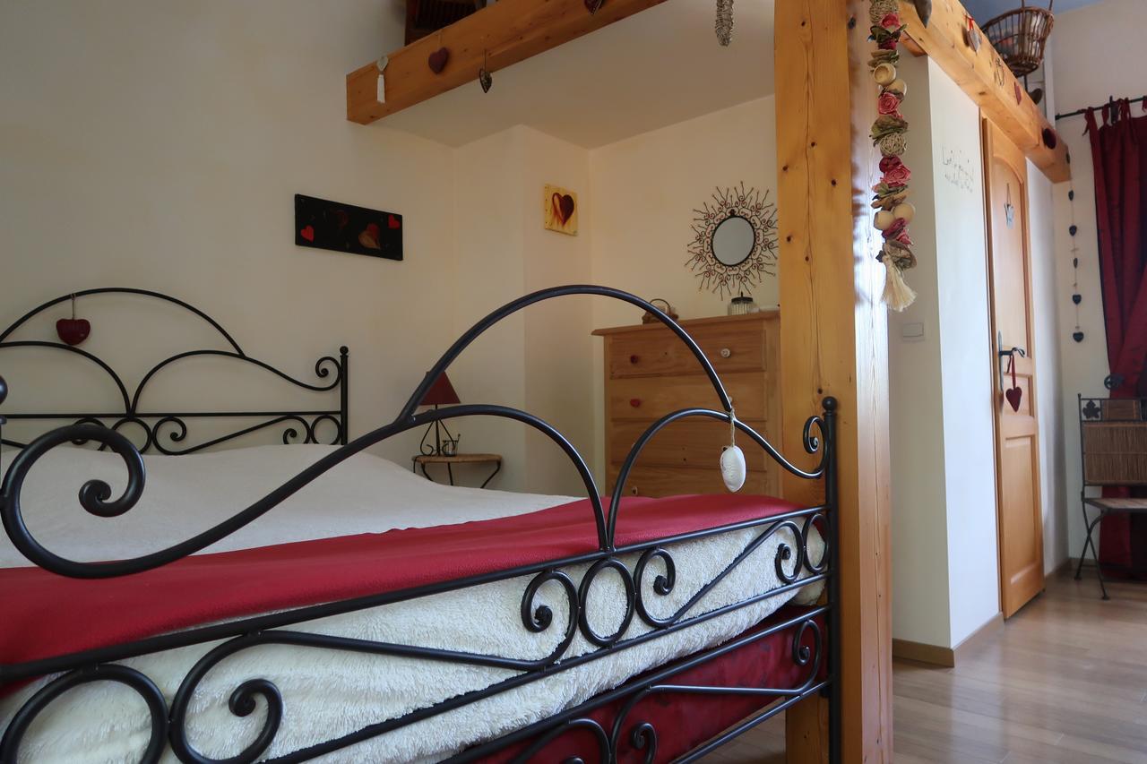 Le Relais Du Grand Logis Bed & Breakfast Civrieux Bagian luar foto