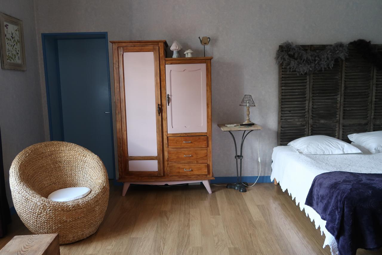 Le Relais Du Grand Logis Bed & Breakfast Civrieux Bagian luar foto