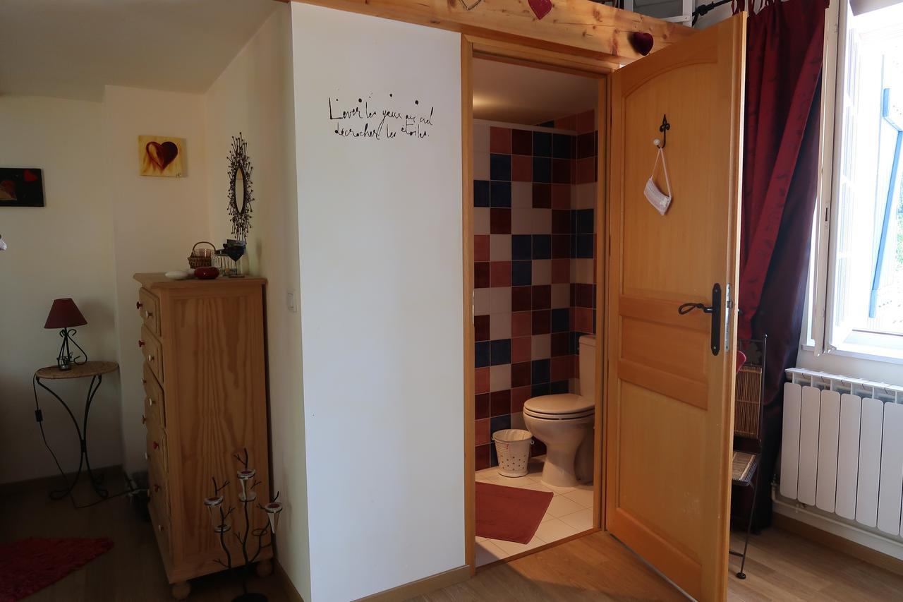Le Relais Du Grand Logis Bed & Breakfast Civrieux Bagian luar foto